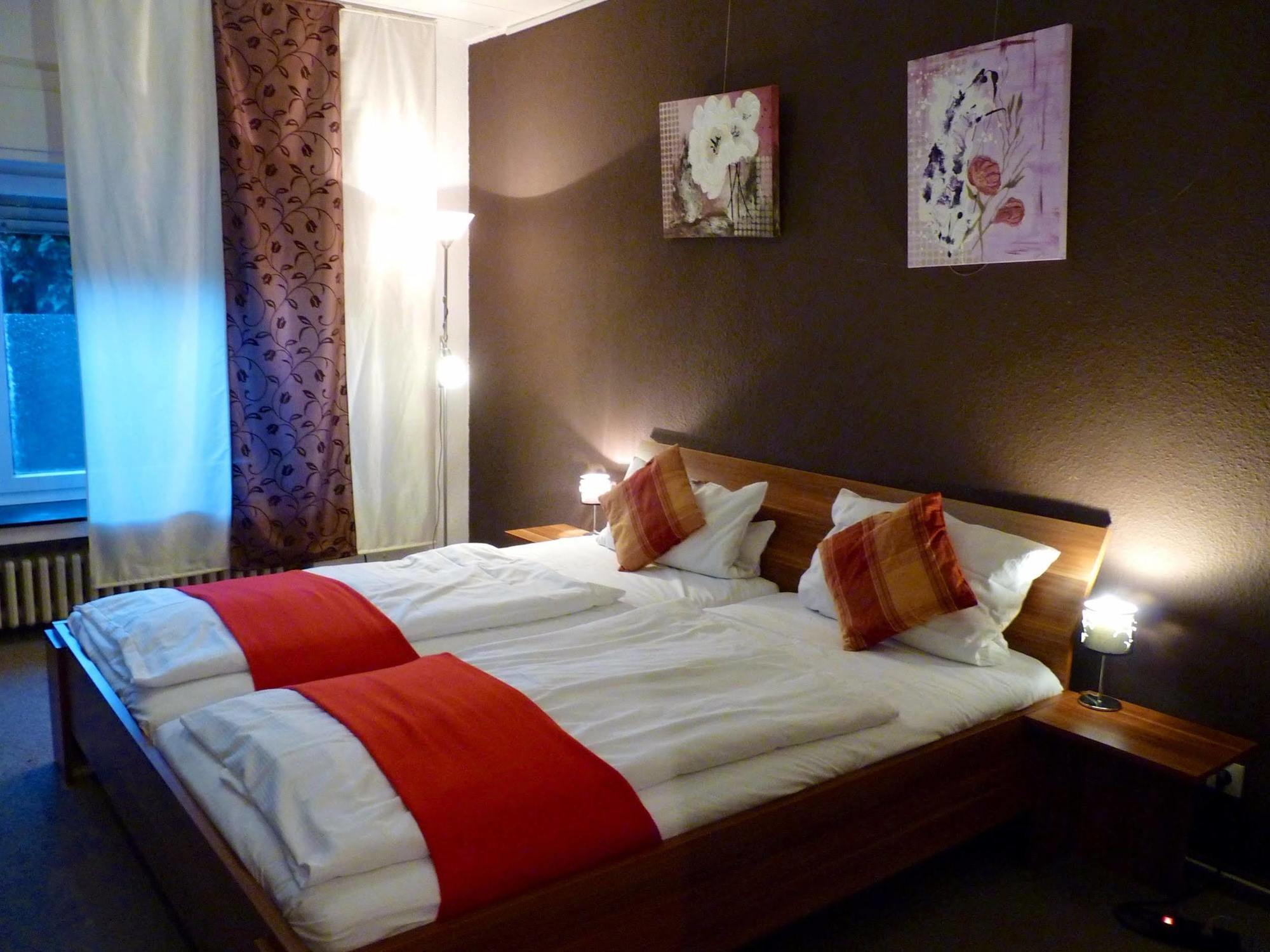 Hotel Art Inn Dinslaken Exteriör bild