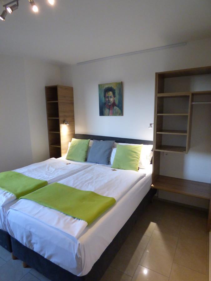 Hotel Art Inn Dinslaken Exteriör bild