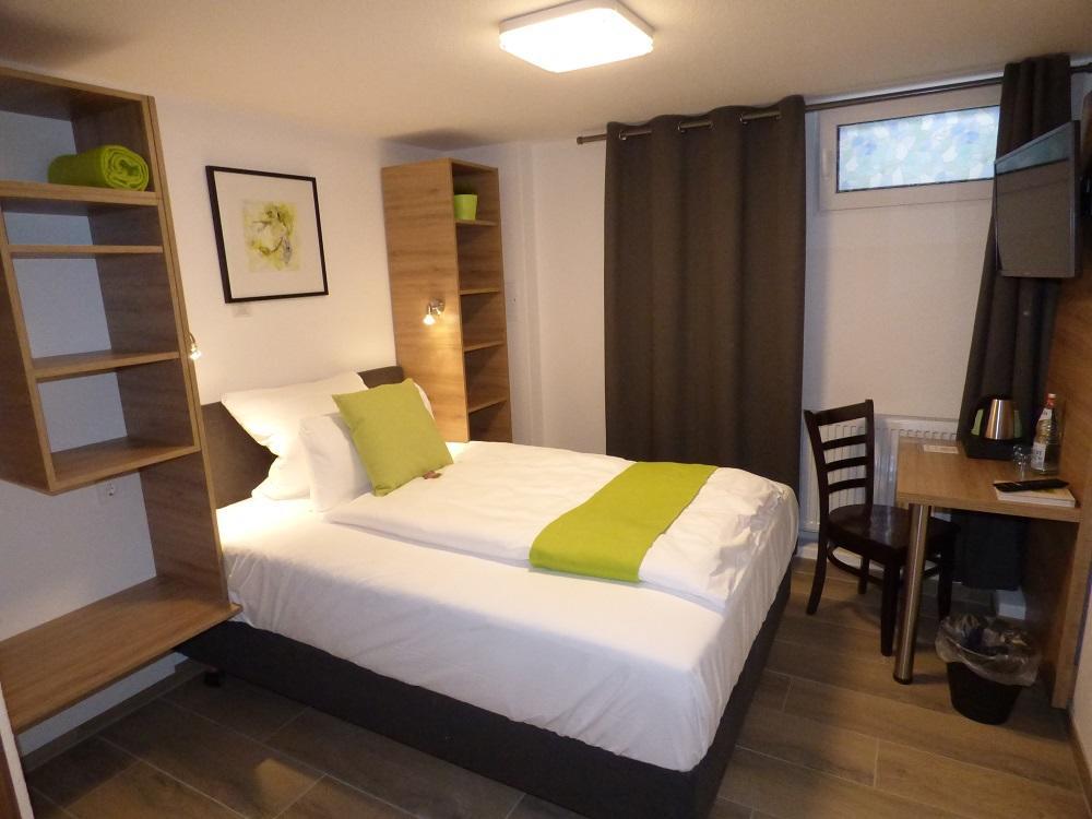 Hotel Art Inn Dinslaken Exteriör bild
