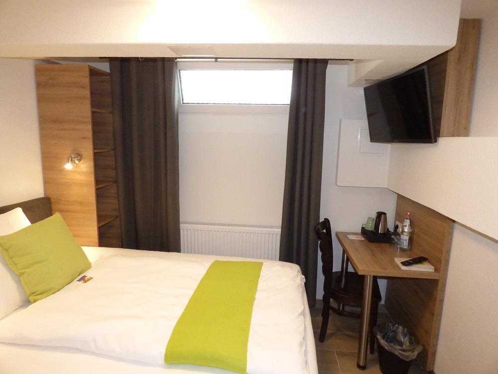 Hotel Art Inn Dinslaken Exteriör bild